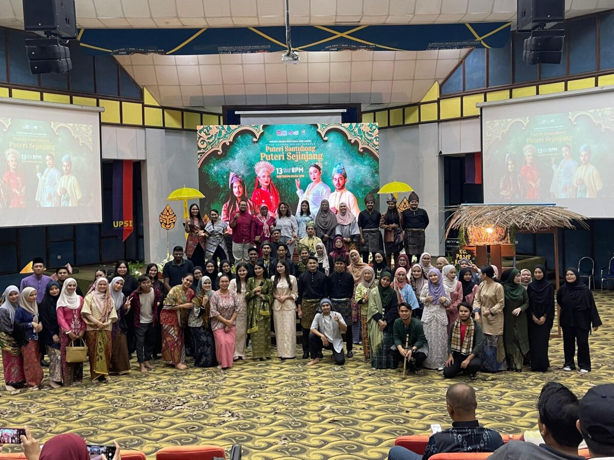 Teater Puteri Santubong Dan Puteri Sejinjang Mengangkat Kisah Legenda ...